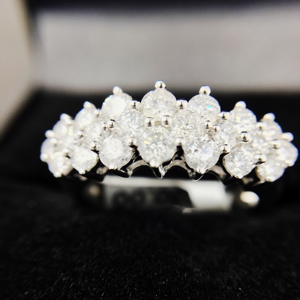 1 CTTW Diamond Wedding Engagement White Gold Ring - Picture 1 of 8